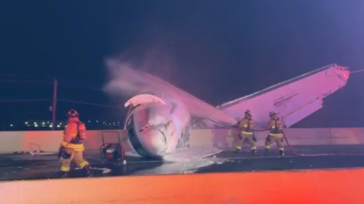 Intervento dei soccorsi e area chiusa dopo l'incidente aereo sulla Loop 20