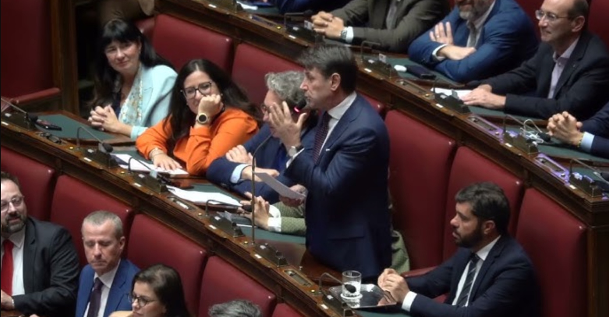 Giuseppe Conte in aula parlamentare
