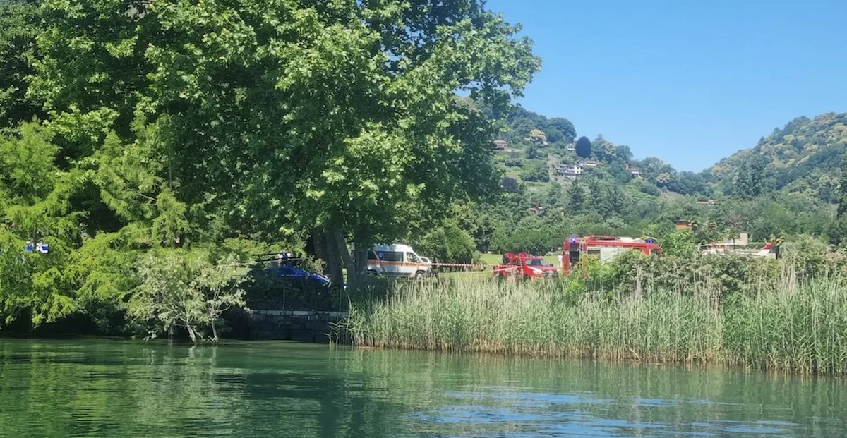 Soccorsi e area dell’incidente dell’elicottero a Lesa (Novara)