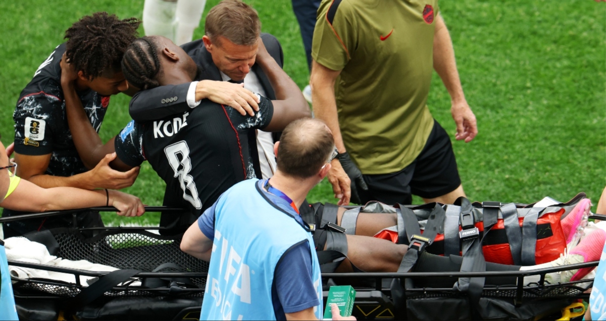 infortunio shock al mondiale gamba spezzata e giocatori in lacrime da Tvzap.it infortunio shock al mondiale gamba spezzata e giocatori in lacrime