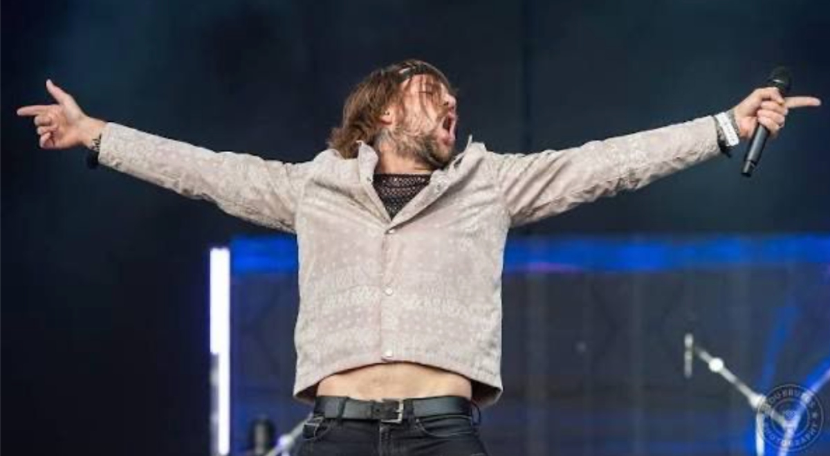 il famoso cantante ha fatto coming out la reazione della moglie spiazza da Tvzap.it il famoso cantante ha fatto coming out la reazione della moglie spiazza