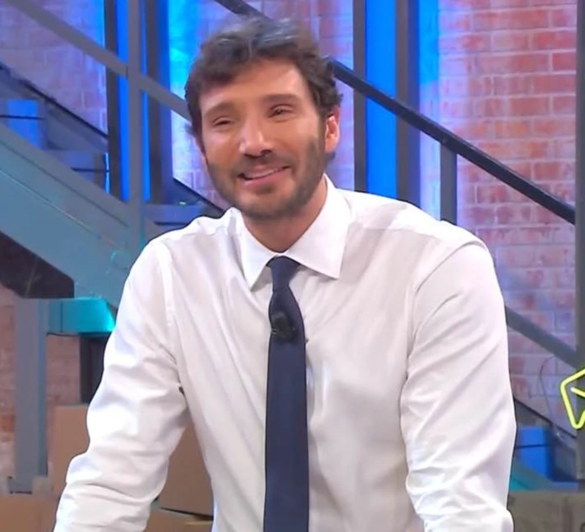Stefano De Martino fotografato in un momento di relax
