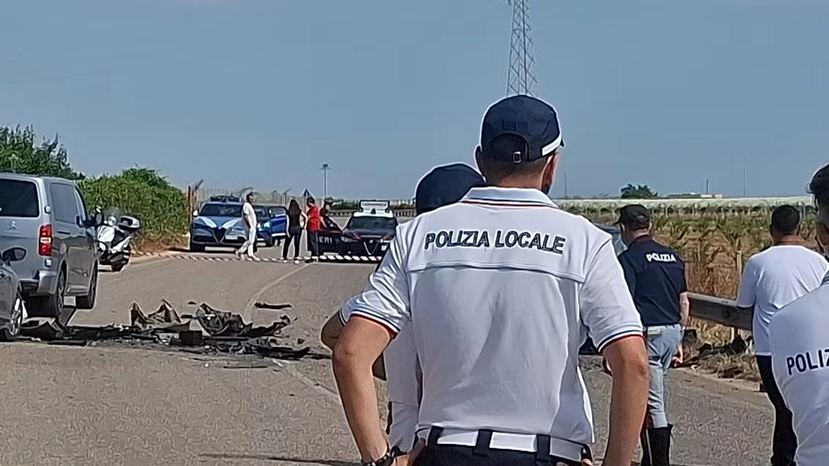 Intervento dei soccorsi dopo l'incidente tra utilitaria e SUV sulla provinciale 240