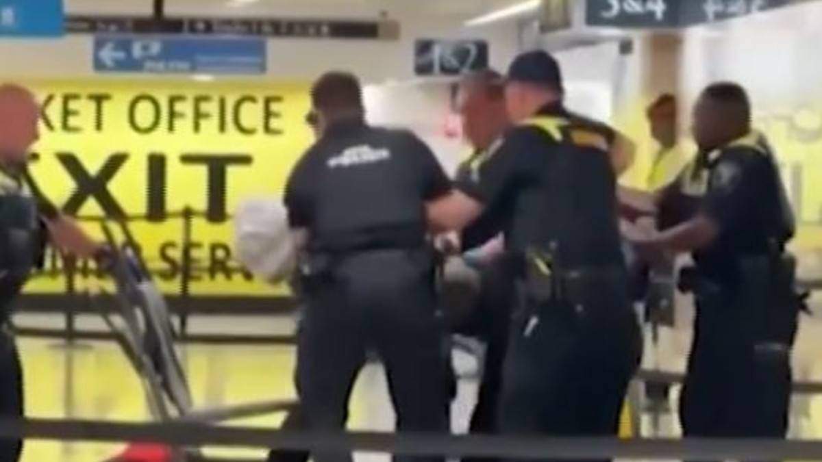terrore in stazione accoltellate diverse persone attacco in pubblico da Tvzap.it terrore in stazione accoltellate diverse persone attacco in pubblico