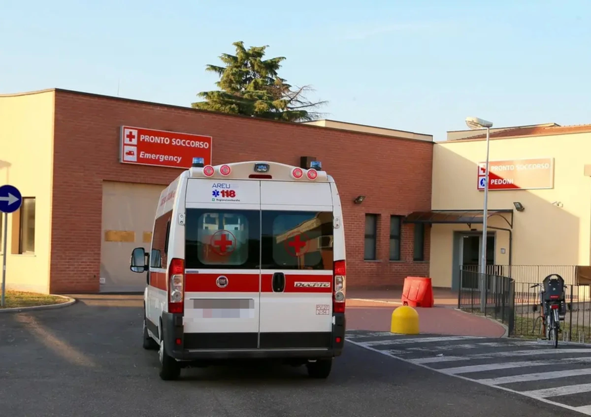 Ambulanza del 118 intervenuta per i soccorsi