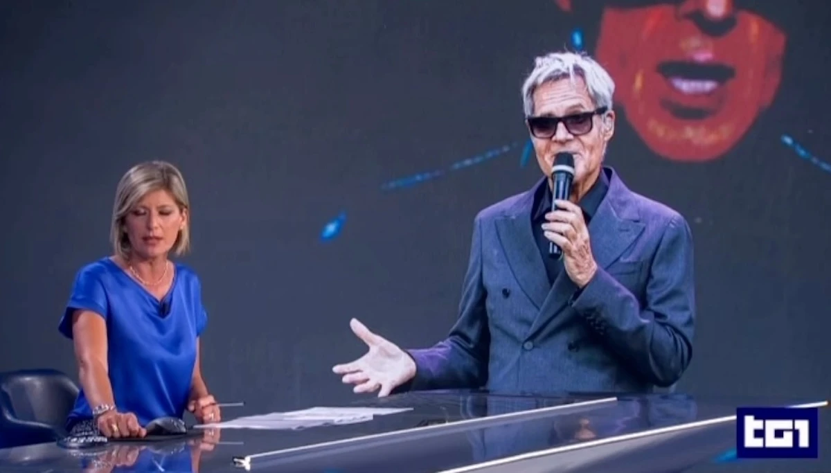 Claudio Baglioni in una foto recente durante un evento