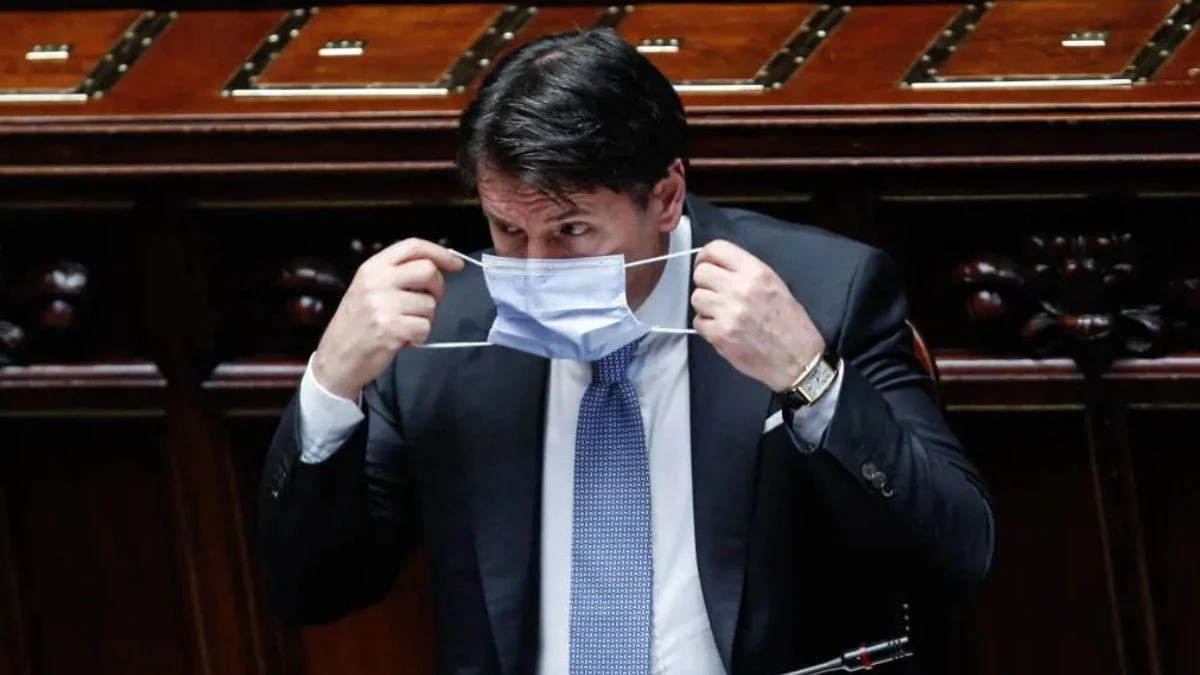 Giuseppe Conte durante il confronto sulle commesse legate all’emergenza Covid
