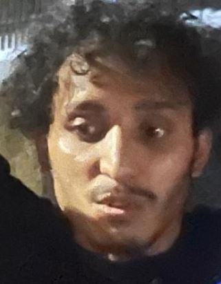 Famiglia sterminata a Roma, parlano il cugino e i vicini delle vittime: cosa sappiamo sul killer in fuga