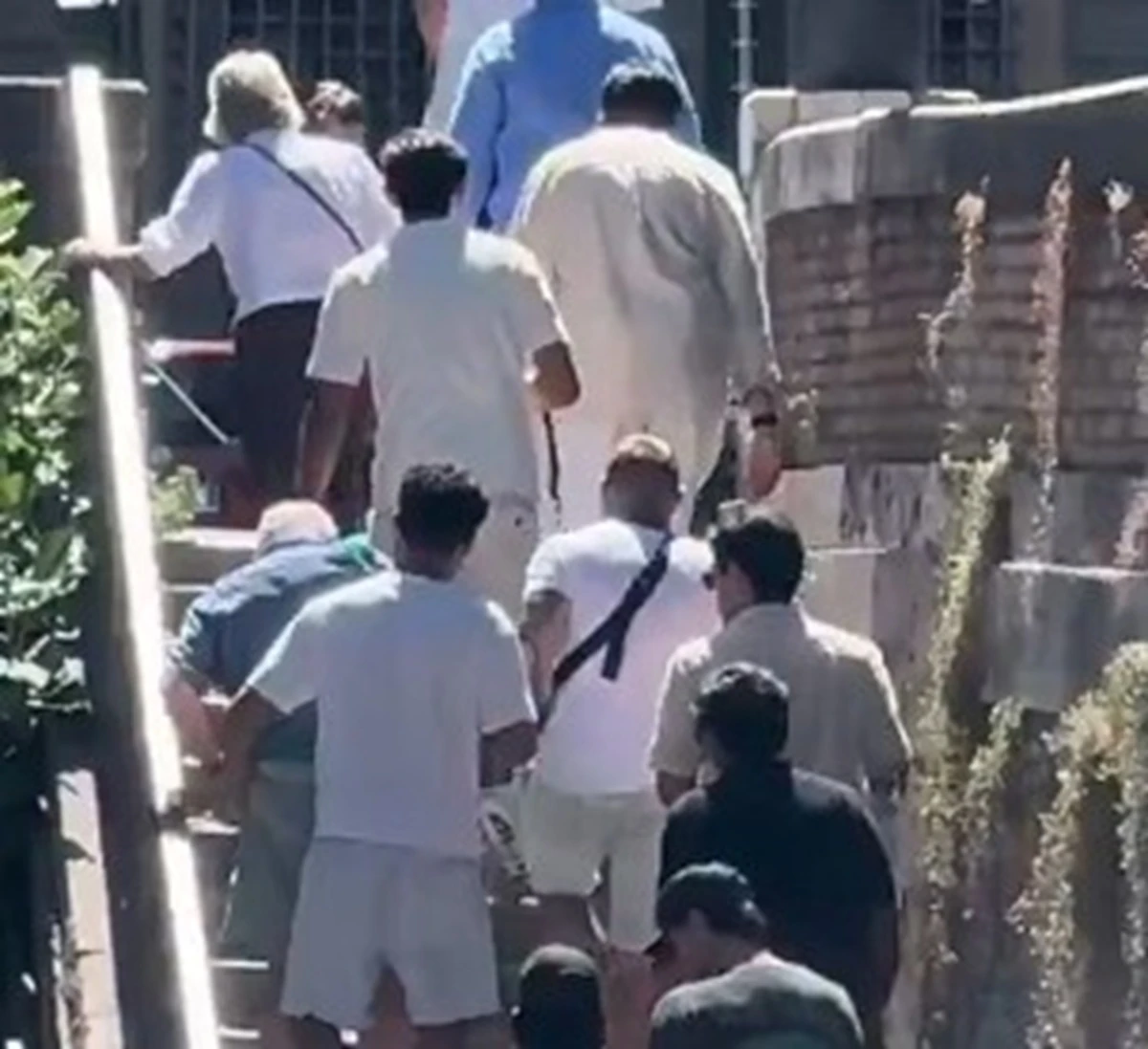 Scalinata in via di Monte Brianzo a Roma, luogo dell'episodio ripreso nel video