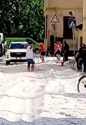 Brianza in ginocchio per il maltempo: oltre 70 interventi dei vigili del fuoco, Bellusco sommersa dalla grandine