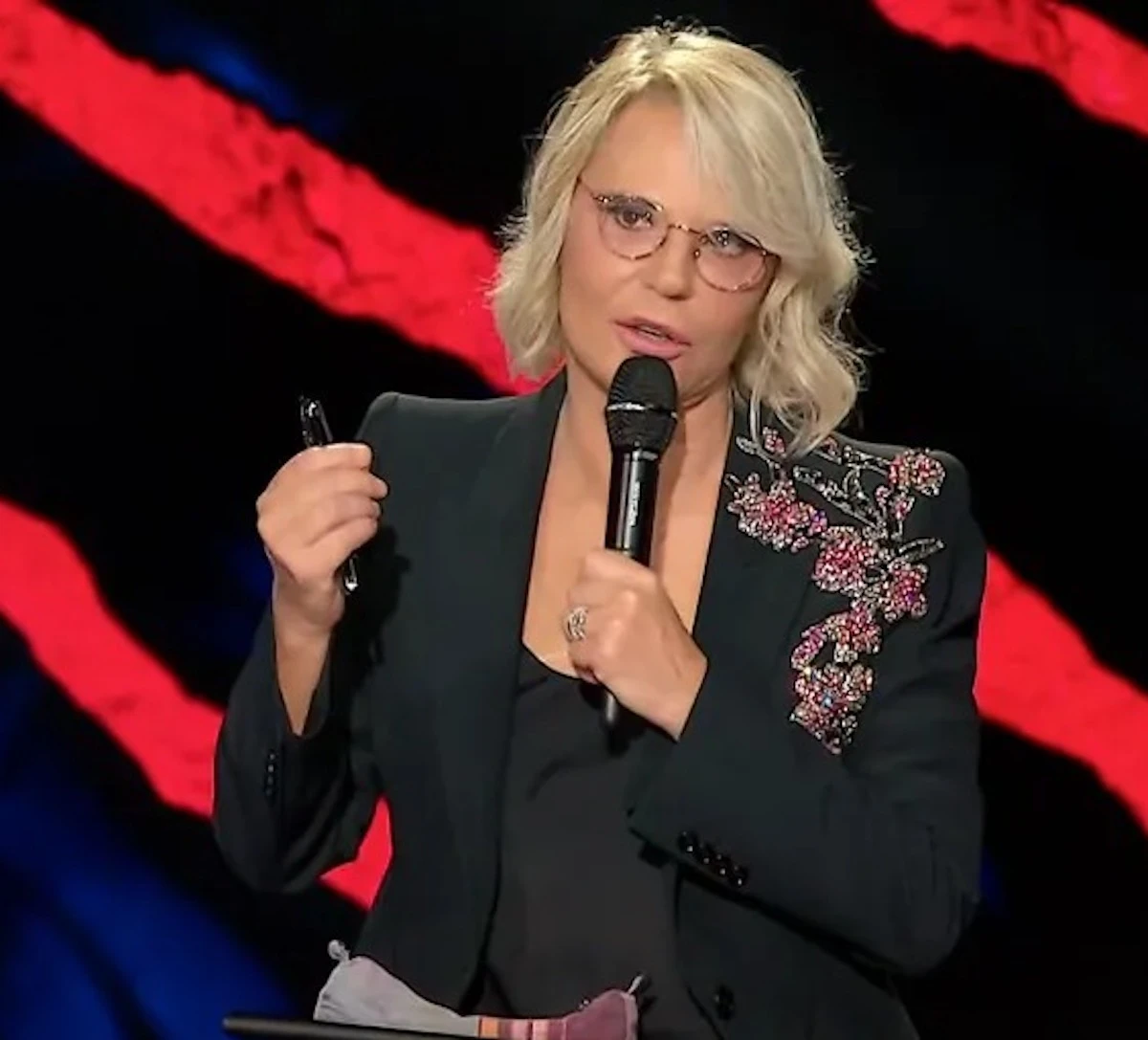 Maria De Filippi in un'immagine fuori dagli studi televisivi