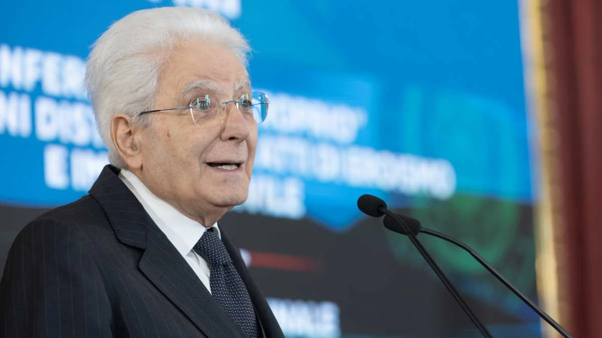 lo pensano gli italiani mattarella il sondaggio 232 clamoroso cosa dicono i numeri da Tvzap.it lo pensano gli italiani mattarella il sondaggio 232 clamoroso cosa dicono i numeri