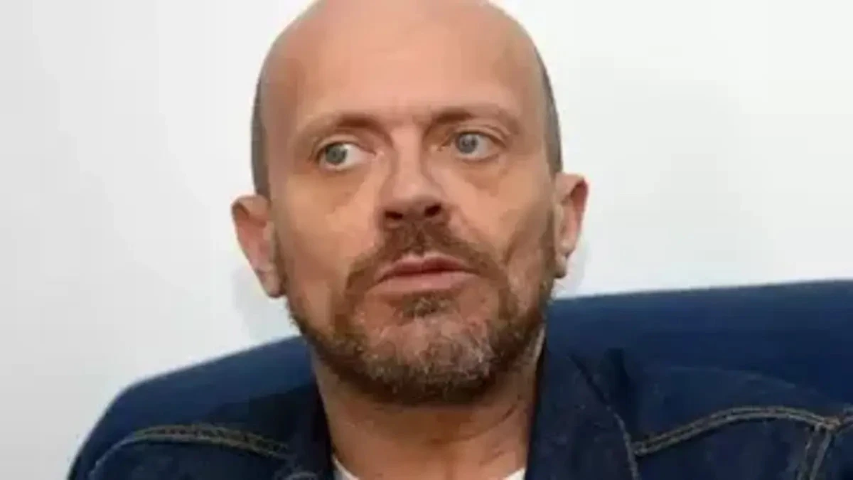 Max Pezzali durante un’apparizione pubblica