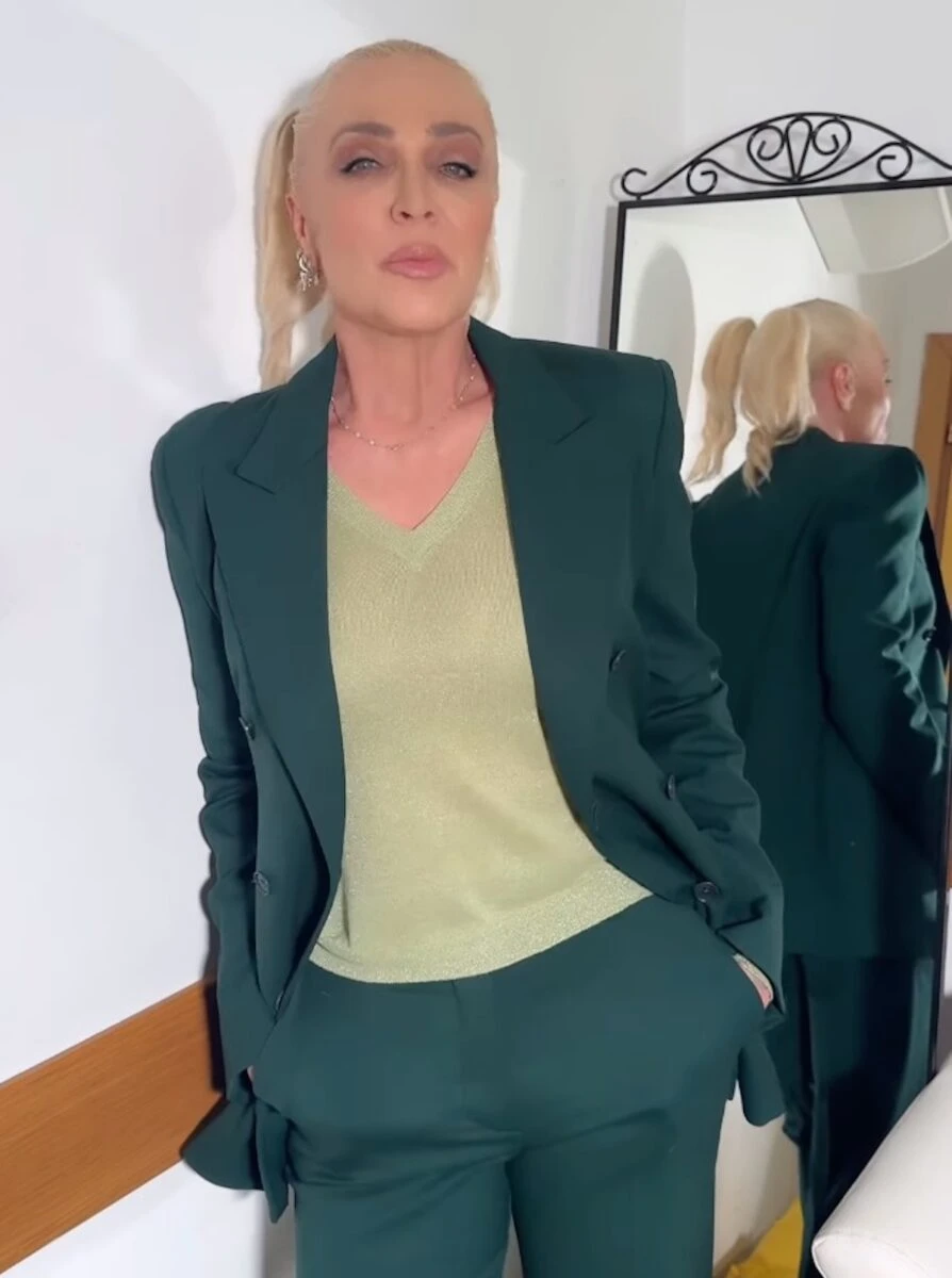 Paola Barale, co-conduttrice di Citofonare Rai2