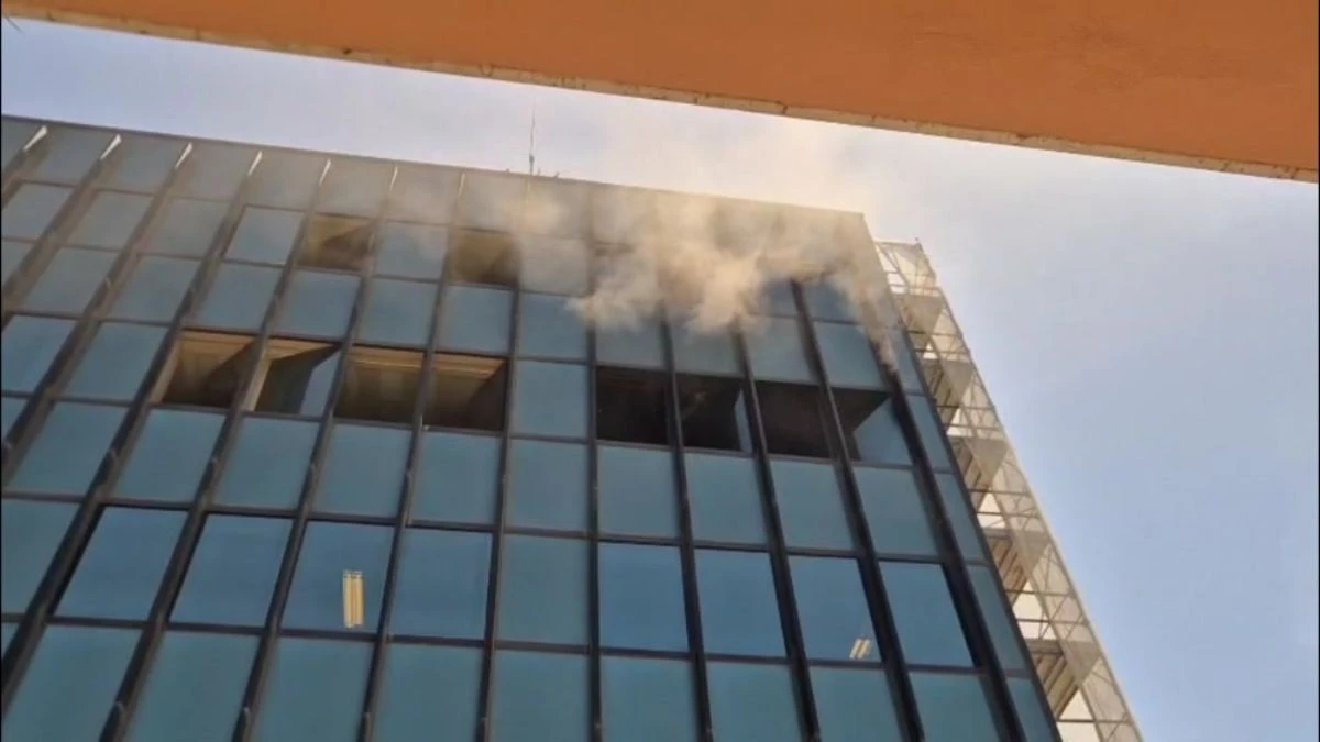 incendio alla rai la sede della tv pubblica evacuata video drammatico da Tvzap.it incendio alla rai la sede della tv pubblica evacuata video drammatico