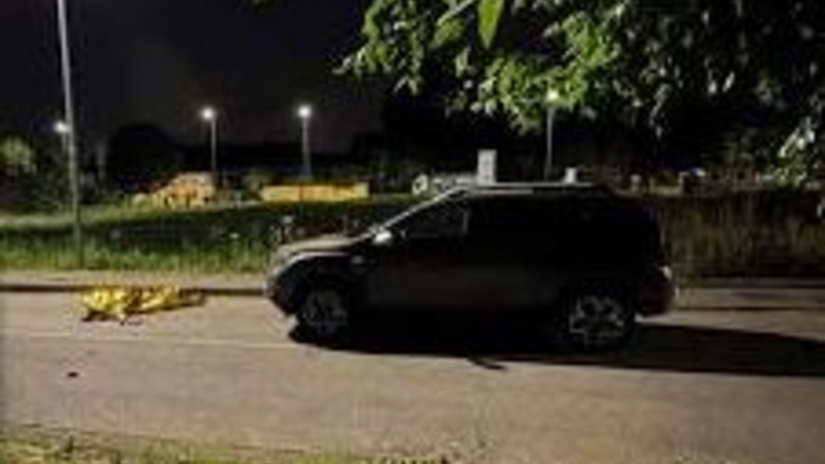 cade dal cofano dell8217auto e muore a 22 anni tragedia durante una serata tra amici proprio lui da Tvzap.it cade dal cofano dell8217auto e muore a 22 anni tragedia durante una serata tra amici proprio lui