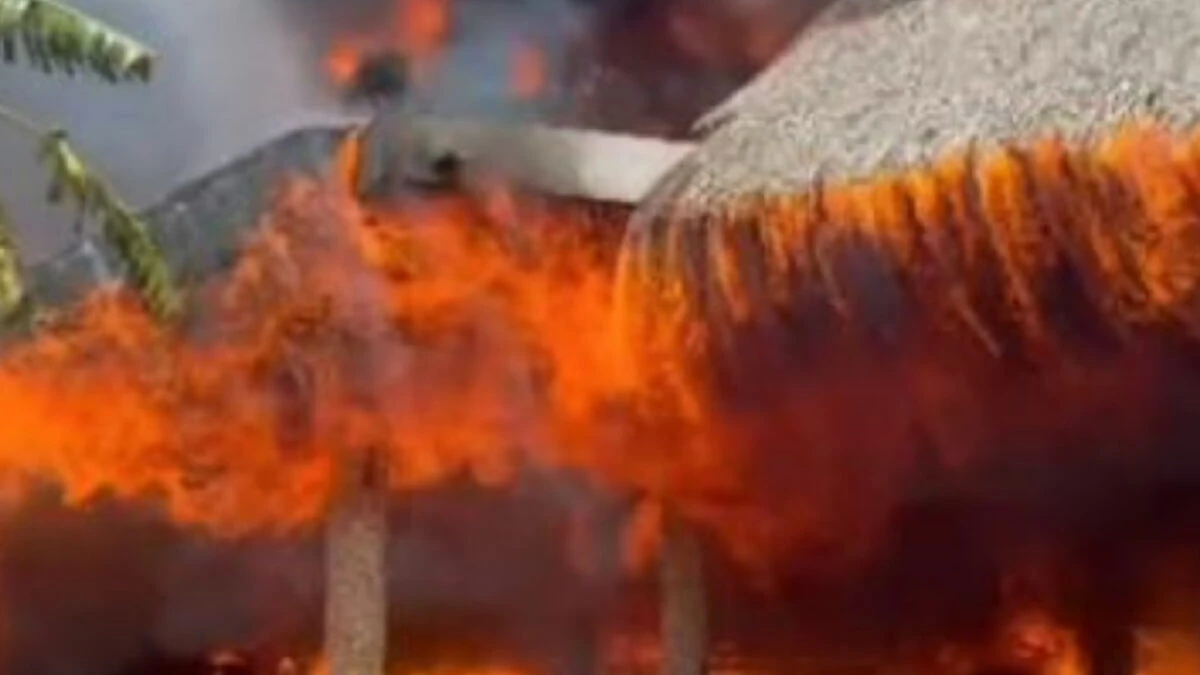 Incendio al resort Viva Dominicus Beach di Bayahibe: colonna di fumo sopra la struttura