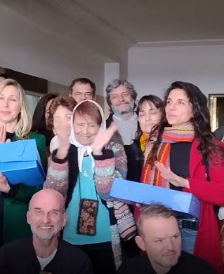 Morta a 95 anni Taty Almeida, simbolo delle Madri di Plaza de Mayo: lutto in Argentina e nel mondo