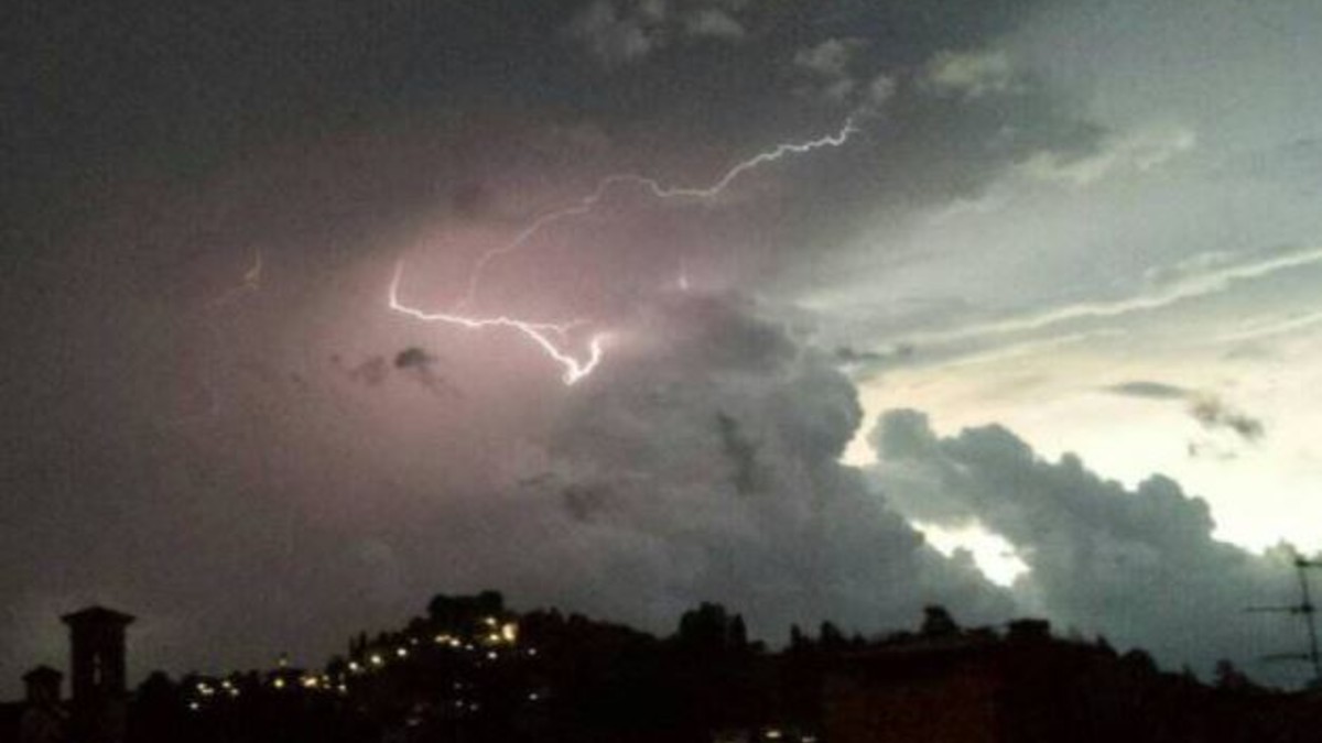 maltempo forti temporali e grandinate in arrivo ecco dove da Tvzap.it maltempo forti temporali e grandinate in arrivo ecco dove