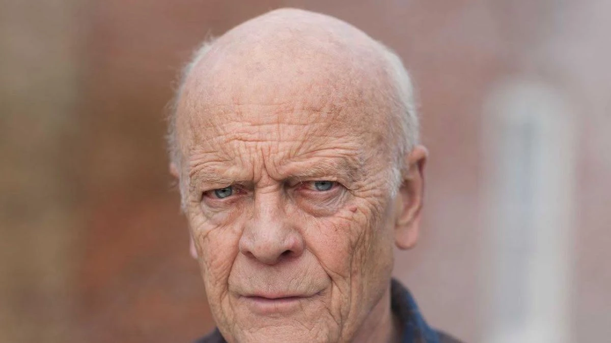 Michael Byrne in una foto di scena