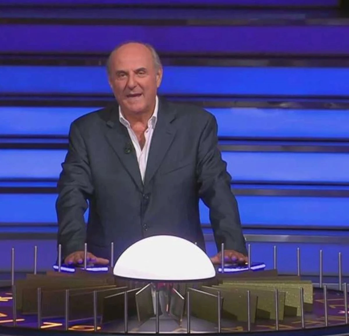 lui fuori gerry scotti colpo di scena a mediaset e le due conduttori di punta al suo posto da Tvzap.it lui fuori gerry scotti colpo di scena a mediaset e le due conduttori di punta al suo posto