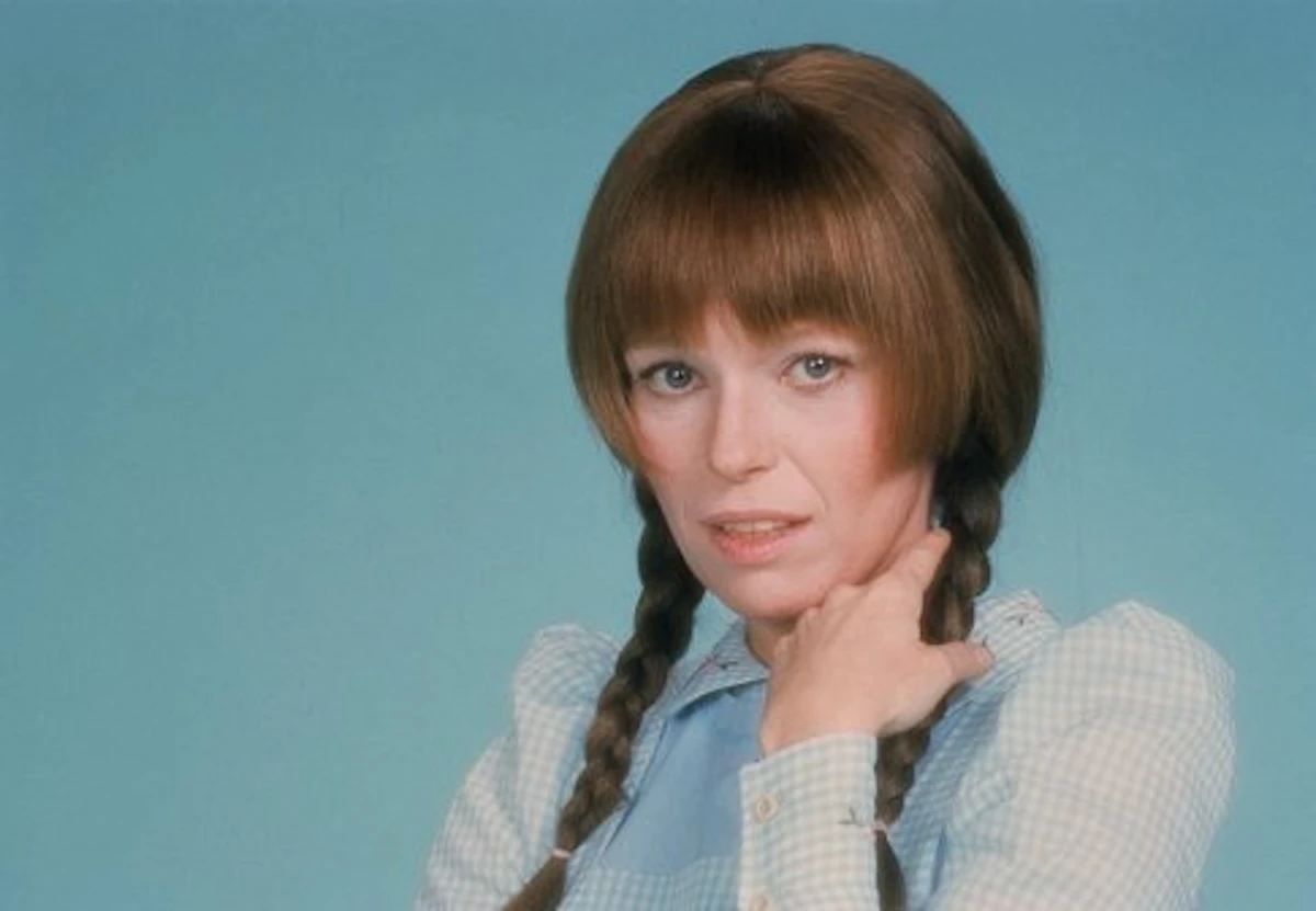 Louise Lasser in una scena di repertorio