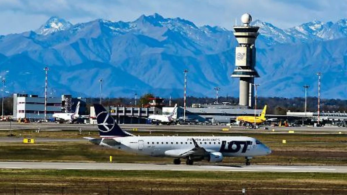 Aereo della Lot Polish Airlines atterrato a Milano Malpensa