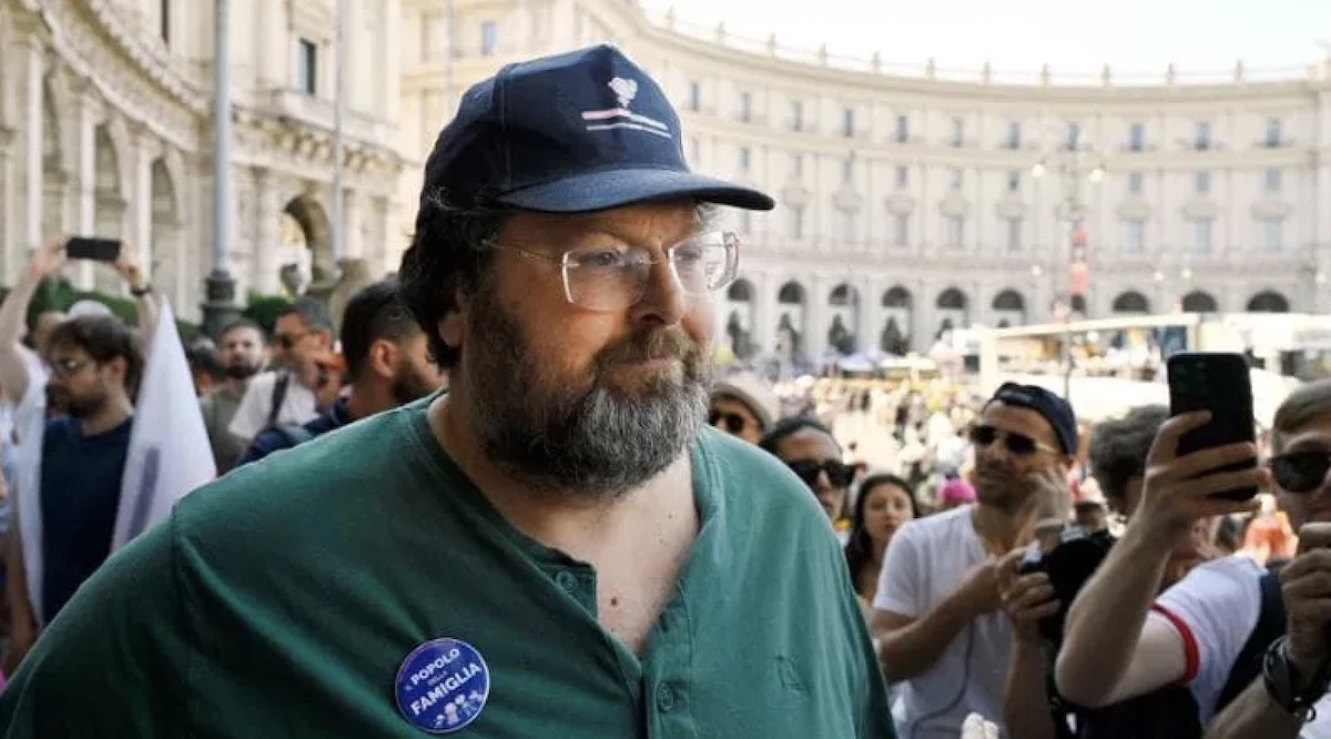 arrestato mario adinolfi forze dell8217ordine a casa da Tvzap.it arrestato mario adinolfi forze dell8217ordine a casa