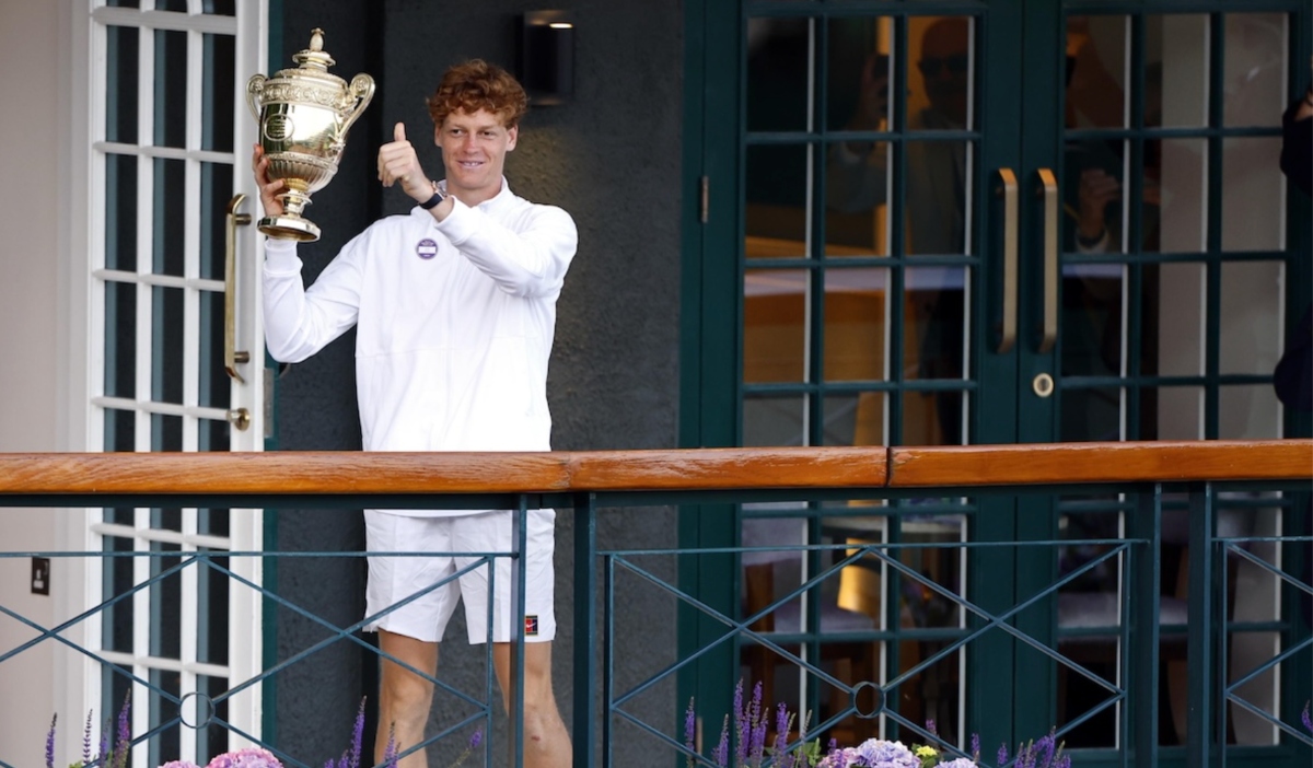 ha restituito la coppa jannik sinner la notizia subito dopo il trionfo a wimbledon da Tvzap.it ha restituito la coppa jannik sinner la notizia subito dopo il trionfo a wimbledon