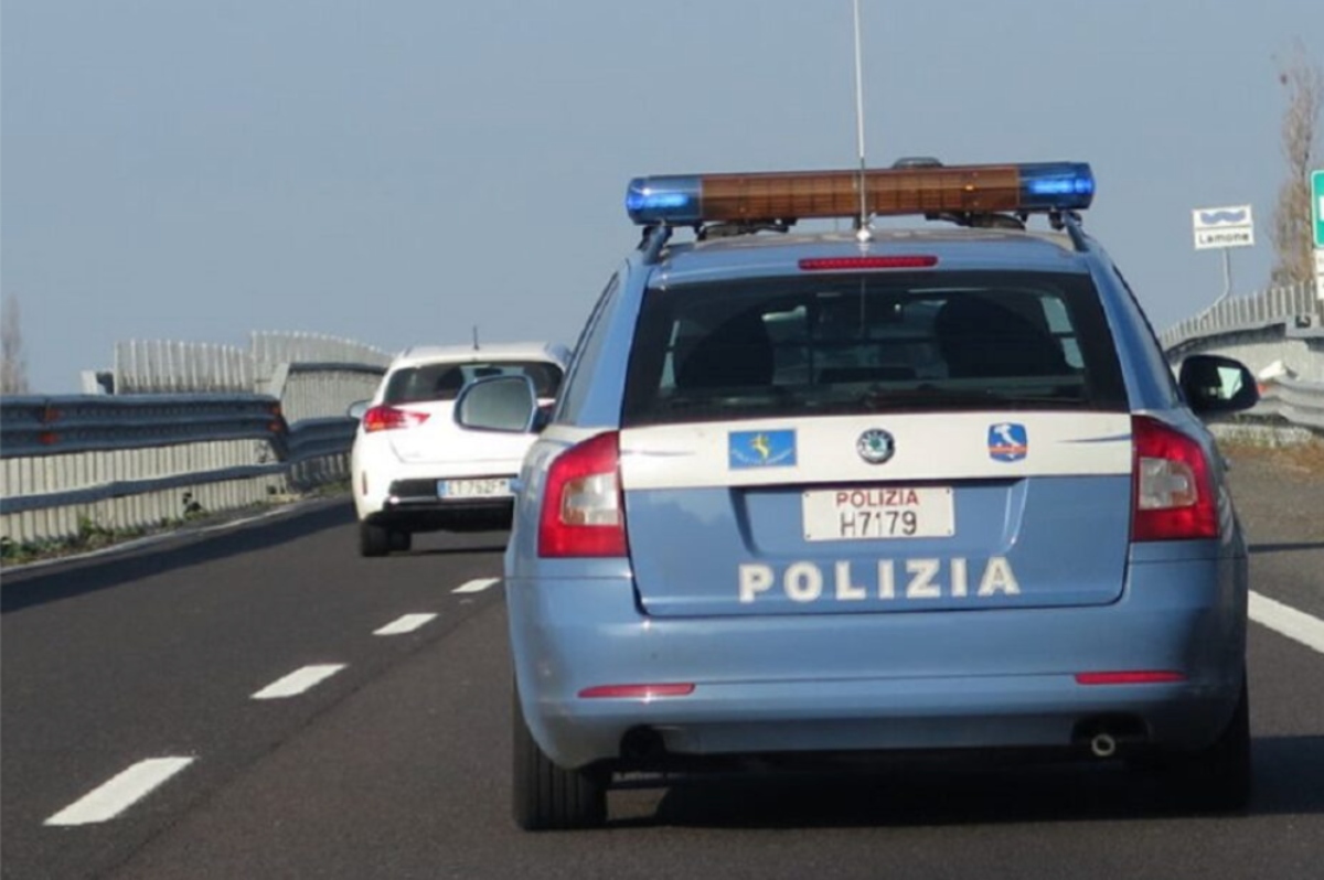 grave incidente in autostrada lunghe code lo schianto e l8217arrivo dei soccorsi da Tvzap.it grave incidente in autostrada lunghe code lo schianto e l8217arrivo dei soccorsi