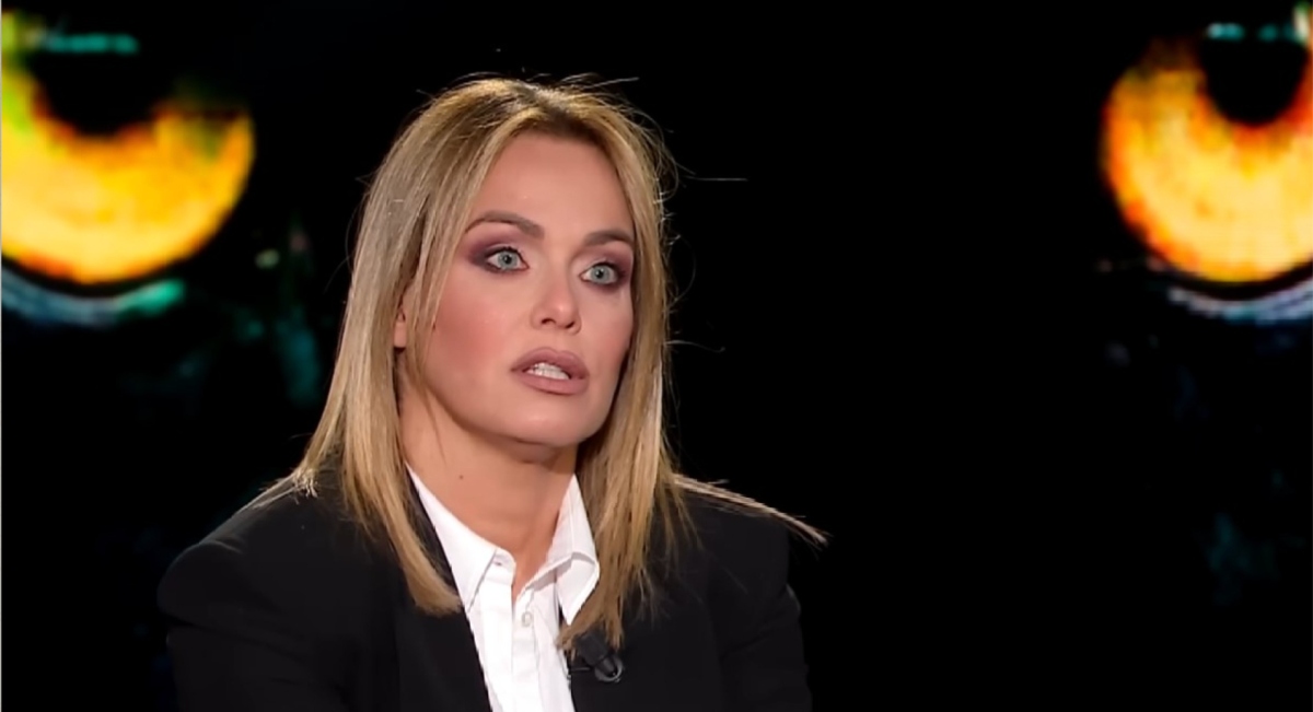 vabb232 ma leisonia bruganelli vede la nuora in bikini e non si tiene tutto in pubblico da Tvzap.it vabb232 ma leisonia bruganelli vede la nuora in bikini e non si tiene tutto in pubblico