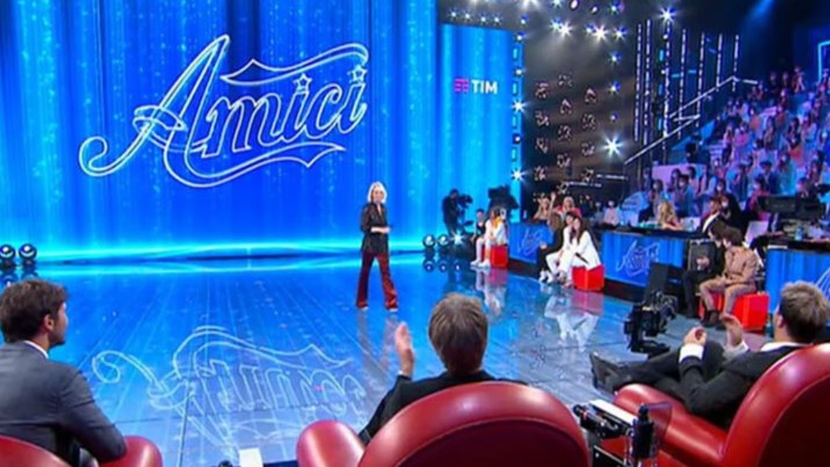 amici in arrivo cambiamenti epocali cambia tutto ora da Tvzap.it amici in arrivo cambiamenti epocali cambia tutto ora