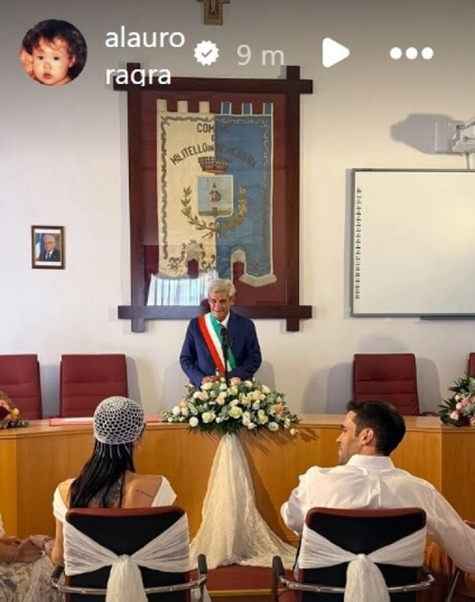 Aurora Ramazzotti e Goffredo Cerza in Comune per le firme pre-nozze