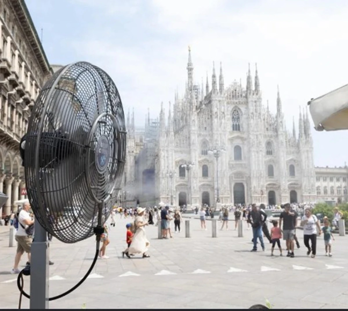 Sole intenso e temperature elevate durante l'estate