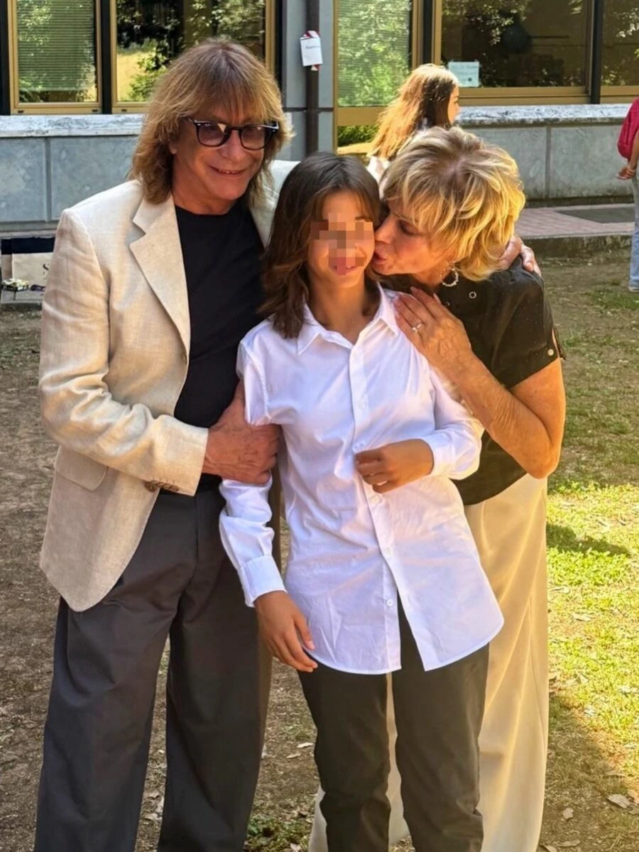 Carmen Russo e la figlia Maria in uno scatto pubblicato sui social