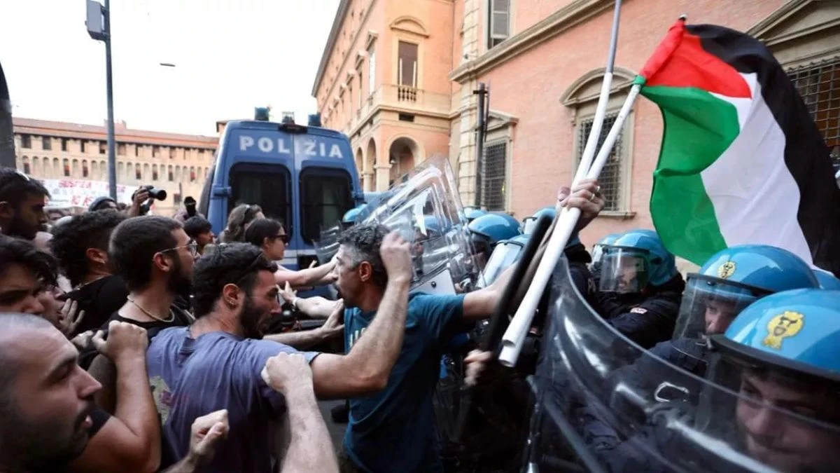 Intervento delle forze dell'ordine nel quartiere Pilastro di Bologna