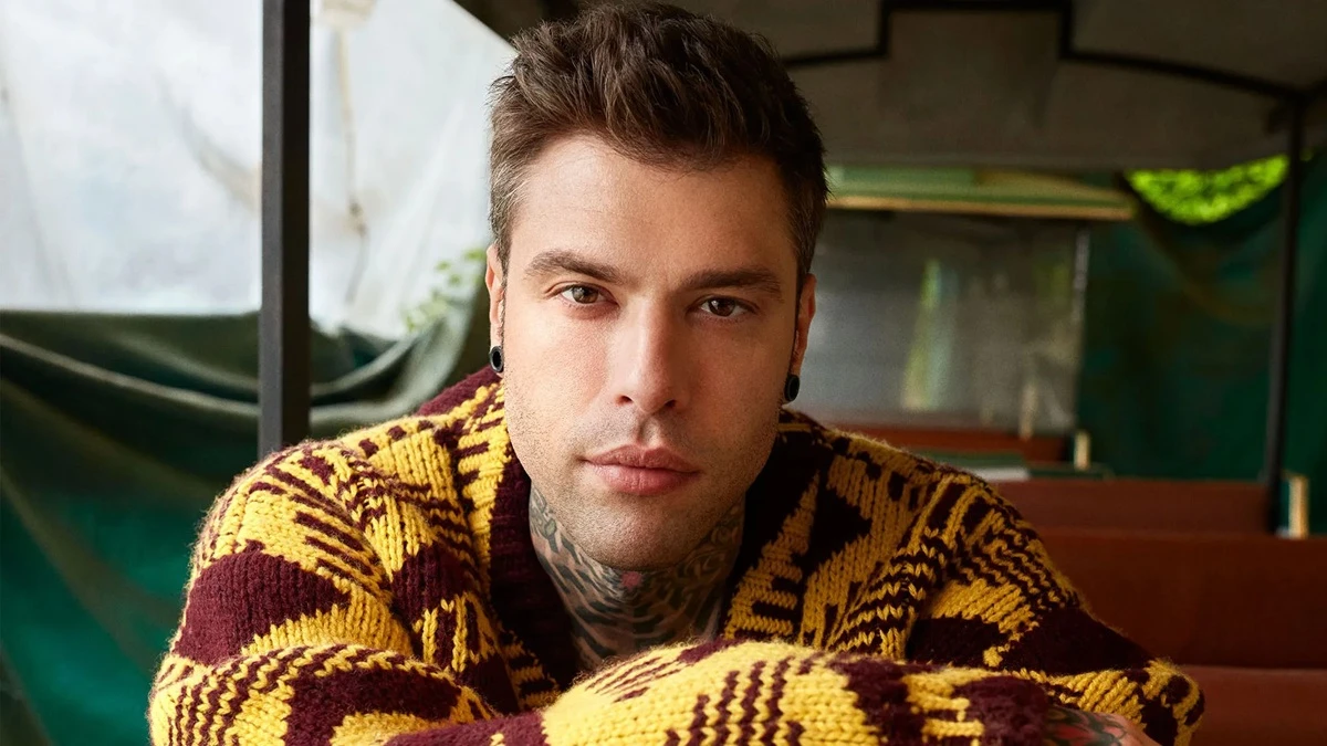 Fedez ritratto in primo piano