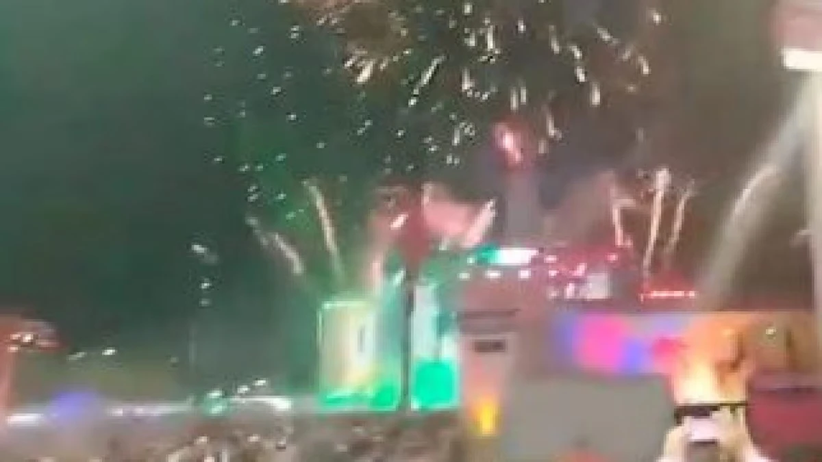 Festeggiamenti in strada a Città del Messico nei pressi dei principali luoghi simbolo