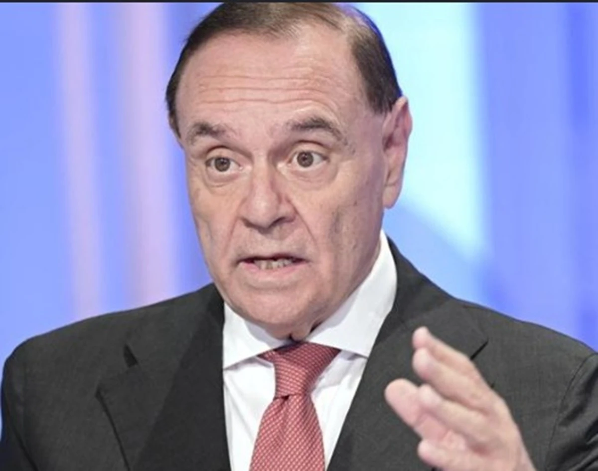 Clemente Mastella in un secondo scatto durante l’evento