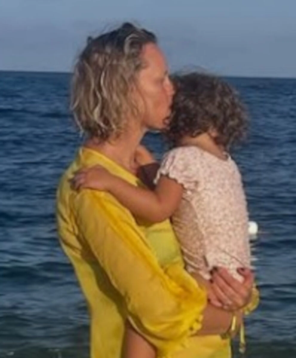 Uno scatto della vacanza di Federica Pellegrini e Matilde
