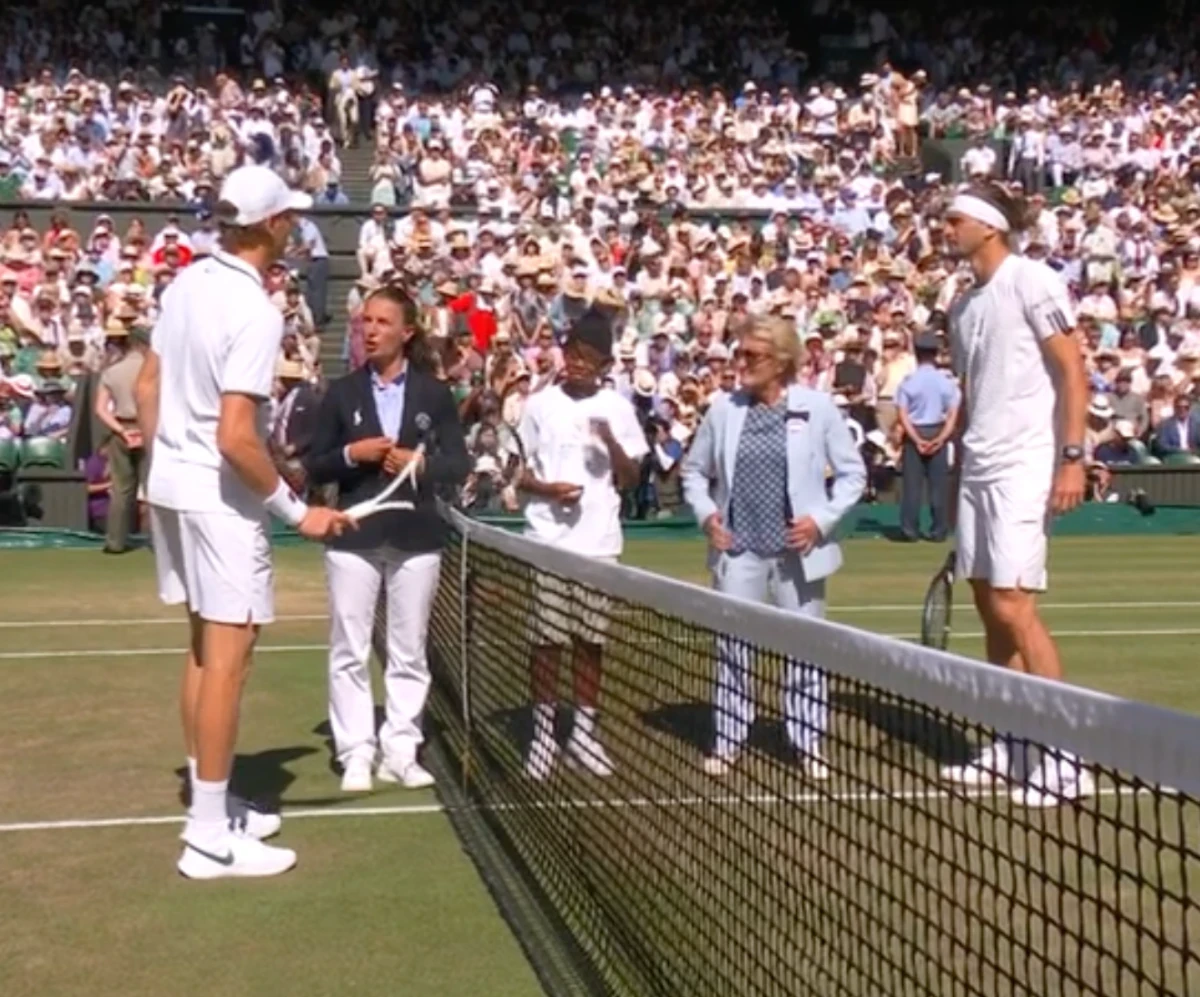 Inizio della finale di Wimbledon tra Sinner e Zverev