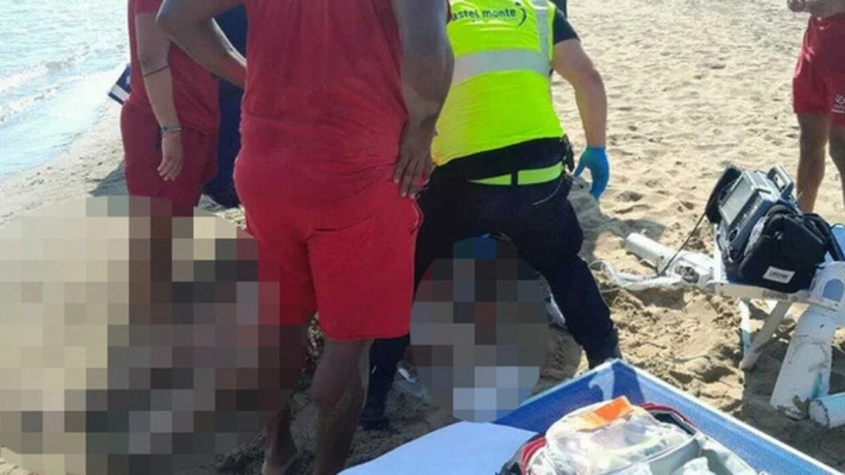 Bagnanti su una spiaggia durante una giornata estiva