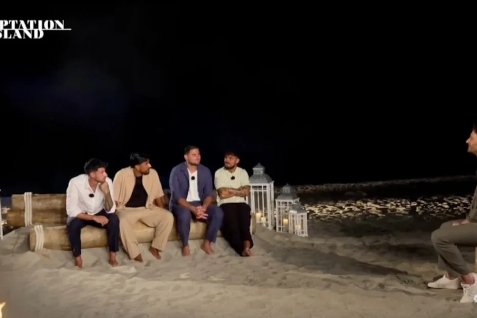 Diamante e Filippo Bisciglia durante il falò di Temptation Island