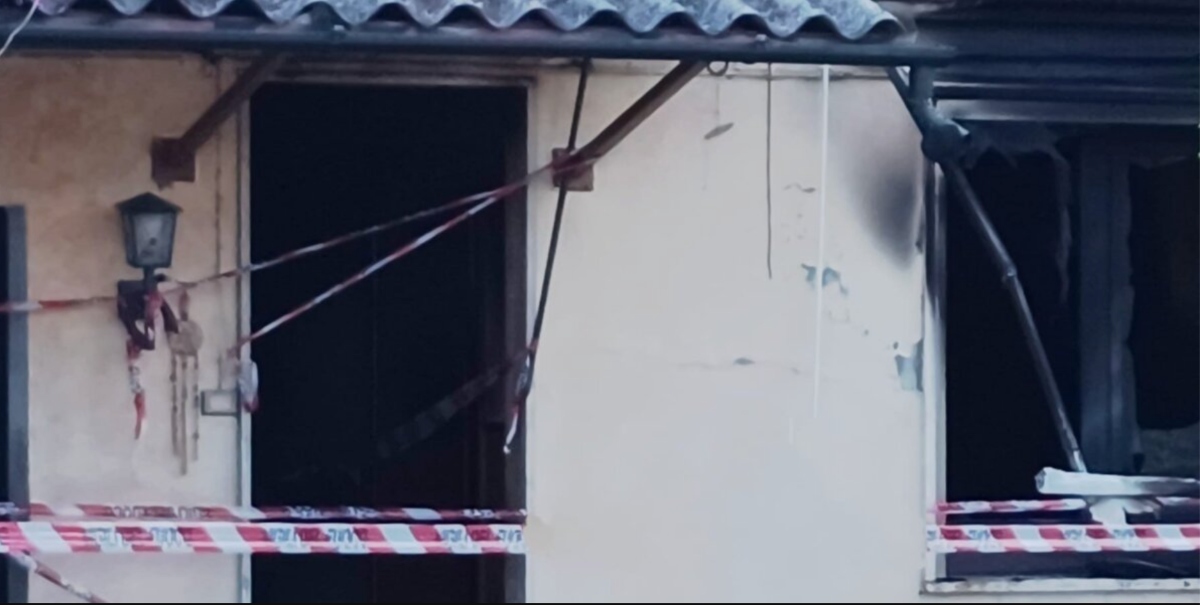 prende fuoco la ciabatta elettrica finisce in tragedia morte atroce nel sonno da Tvzap.it prende fuoco la ciabatta elettrica finisce in tragedia morte atroce nel sonno