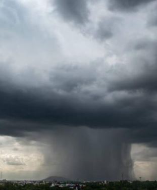 Rischio downburst, nubifragi e grandine in Italia: quando torna il caldo