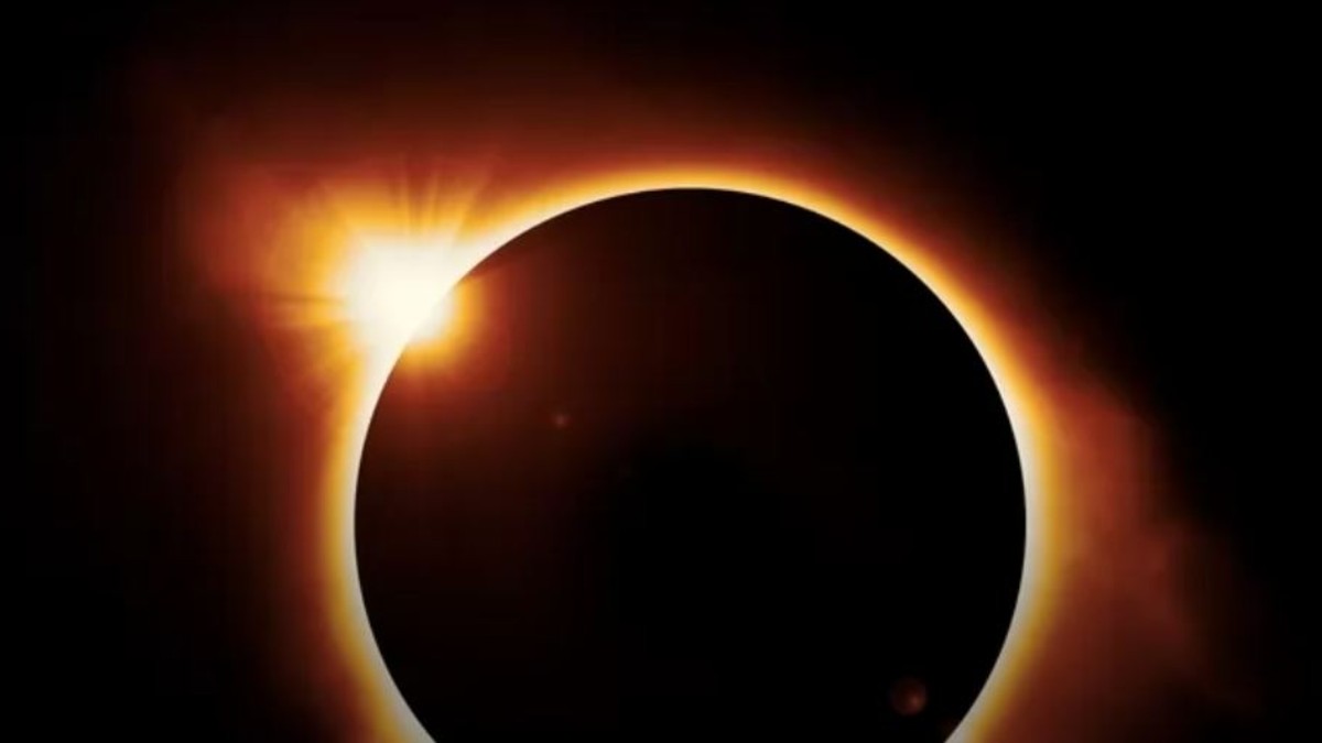 eclissi di sole domani il cielo si spegne dove e a che ora vederla in italia da Tvzap.it eclissi di sole domani il cielo si spegne dove e a che ora vederla in italia