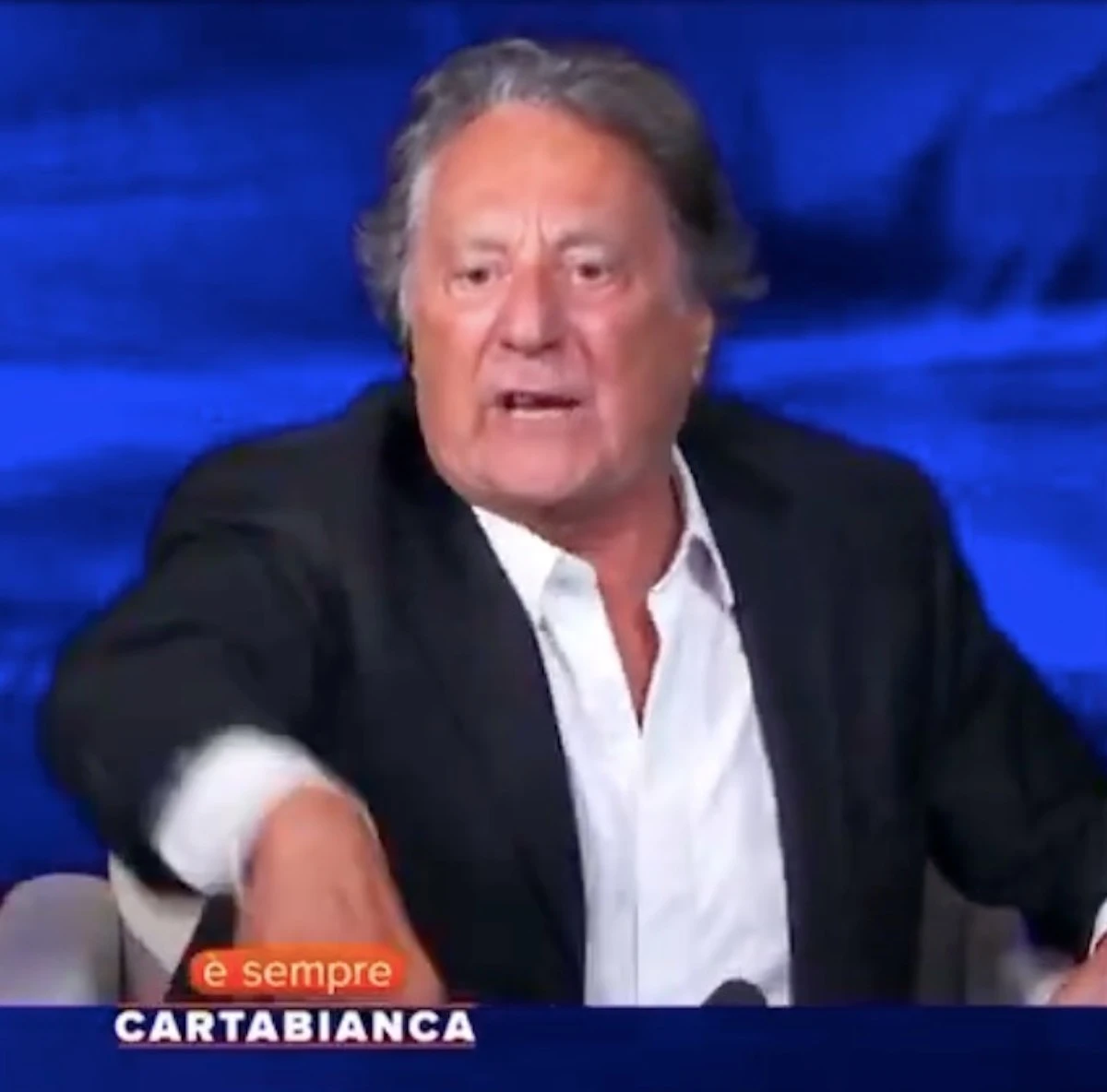 Enzo Iacchetti choc sulla fine di Striscia la Notizia: cosa ha detto contro Mediaset