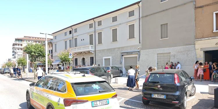 piede amputato auto falcia i passanti spaventoso in italia il dramma di un bimbo da Tvzap.it piede amputato auto falcia i passanti spaventoso in italia il dramma di un bimbo
