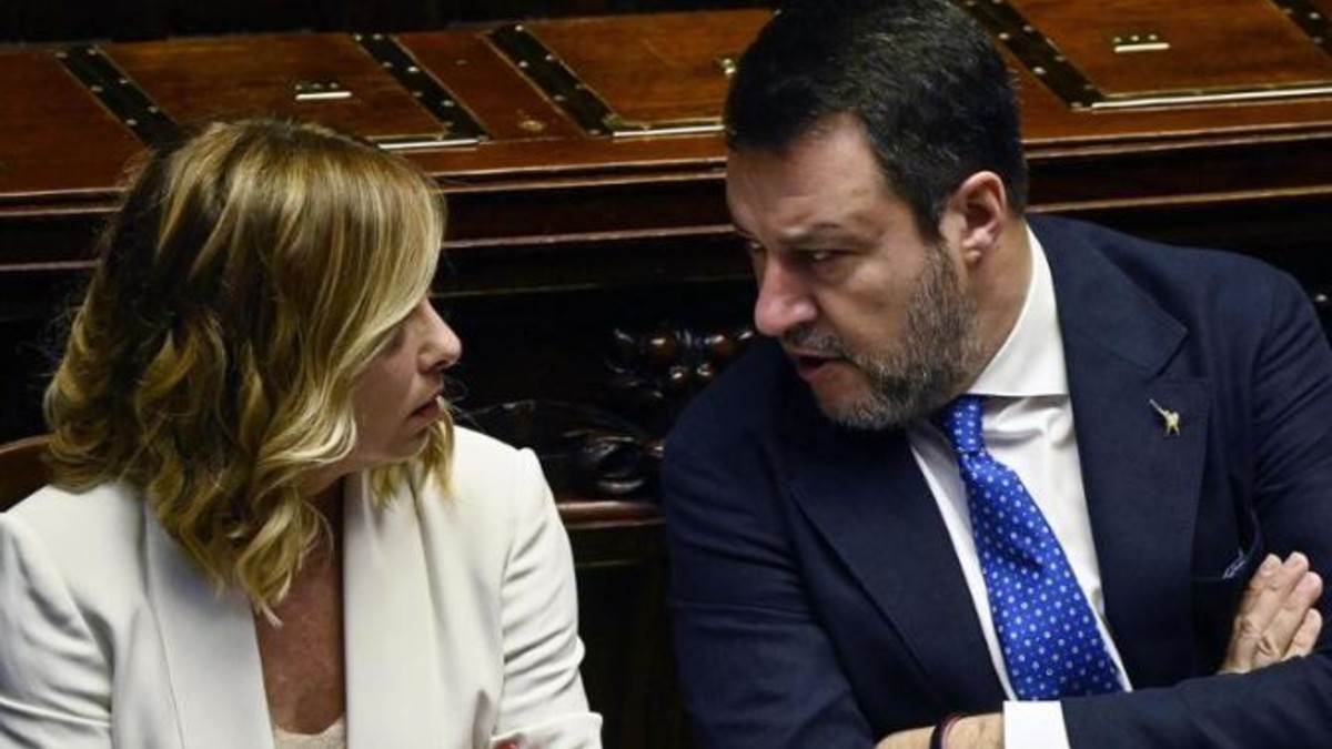 Sondaggi politici, il centrodestra rallenta: FdI e Lega in calo mentre cresce il partito di Vannacci
