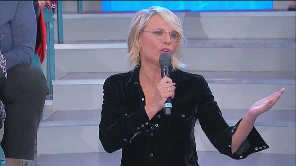 uno stron maria de filippi perde le staffe mai vista cos236 ce l8217ha proprio con lui da Tvzap.it uno stron maria de filippi perde le staffe mai vista cos236 ce l8217ha proprio con lui